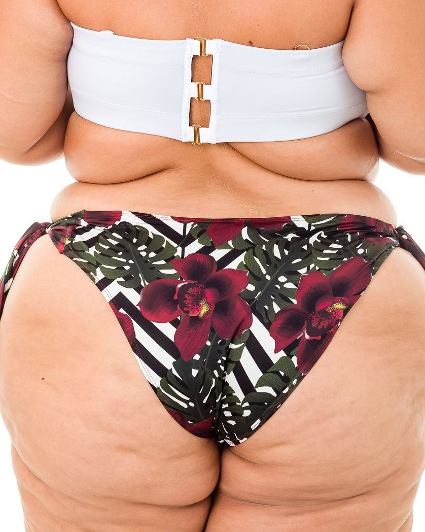Tanga Laço Floral Plus Size
