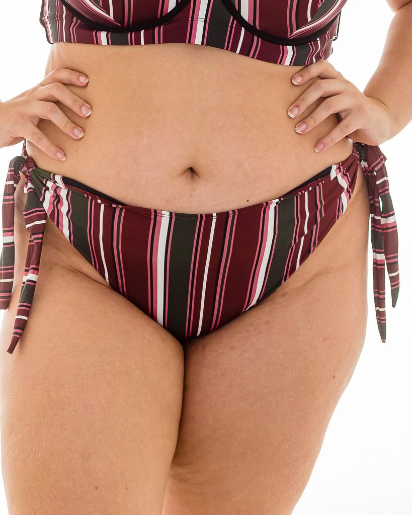 Tanga Laço Listras Plus Size