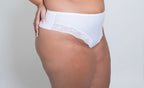 Calcinha com Renda Fio Dental Branca Plus Size
